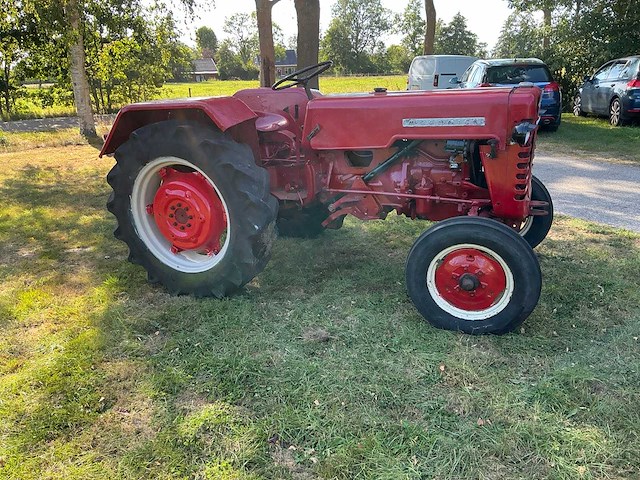 1960 mc cormick d-324 tweewielaangedreven landbouwtractor - afbeelding 2 van  7