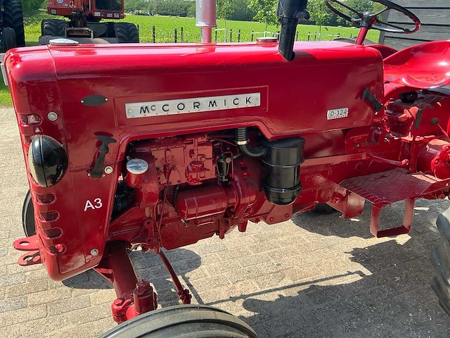 1960 mc cormick international d-324 standard oldtimer tractor - afbeelding 10 van  23