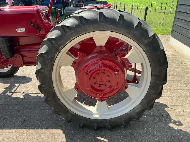 1960 mc cormick international d-324 standard oldtimer tractor - afbeelding 14 van  23