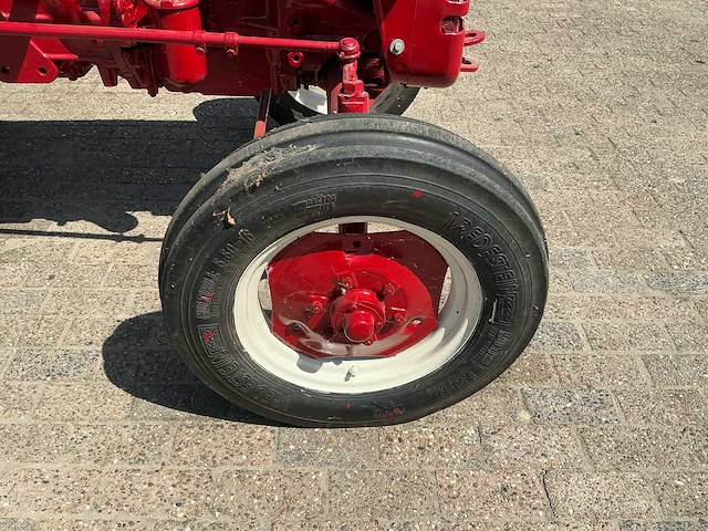 1960 mc cormick international d-324 standard oldtimer tractor - afbeelding 20 van  23