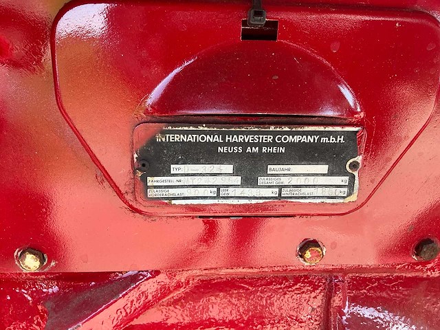 1960 mc cormick international d-324 standard oldtimer tractor - afbeelding 21 van  23