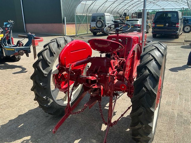 1960 mc cormick international d-324 standard oldtimer tractor - afbeelding 14 van  19