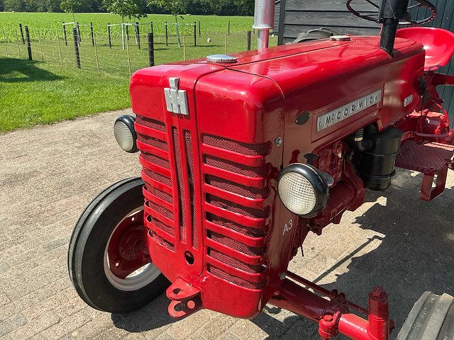 1960 mc cormick international d-324 standard oldtimer tractor - afbeelding 19 van  19