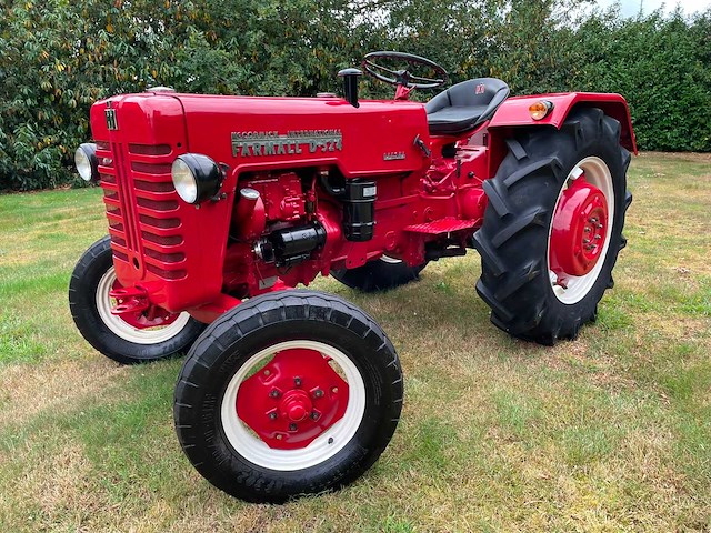 1960 mccormick ih 324 oldtimer tractor - afbeelding 4 van  50