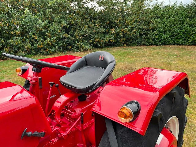 1960 mccormick ih 324 oldtimer tractor - afbeelding 7 van  50
