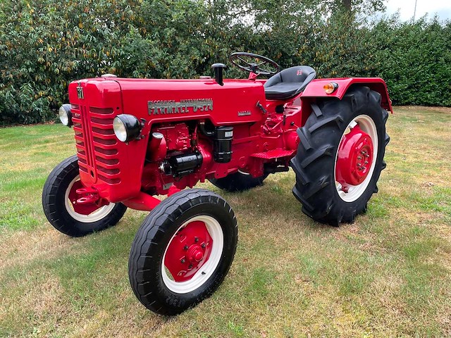 1960 mccormick ih 324 oldtimer tractor - afbeelding 12 van  50