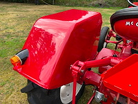 1960 mccormick ih 324 oldtimer tractor - afbeelding 25 van  50