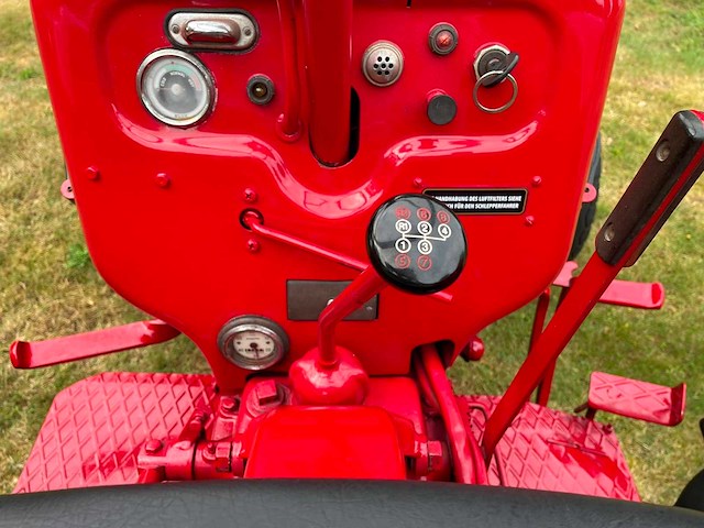 1960 mccormick ih 324 oldtimer tractor - afbeelding 30 van  50