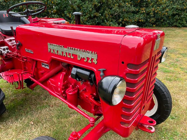 1960 mccormick ih 324 oldtimer tractor - afbeelding 32 van  50