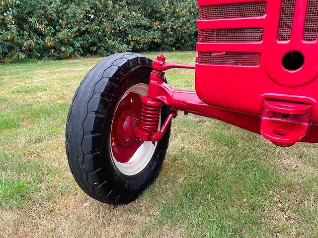 1960 mccormick ih 324 oldtimer tractor - afbeelding 33 van  50