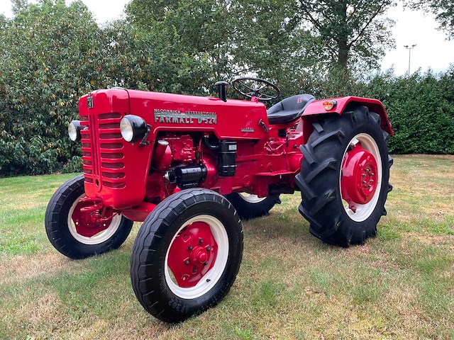 1960 mccormick ih 324 oldtimer tractor - afbeelding 23 van  50