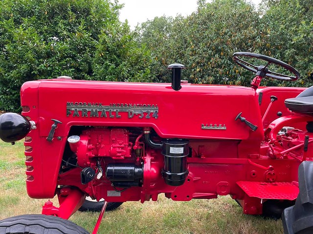 1960 mccormick ih 324 oldtimer tractor - afbeelding 35 van  50