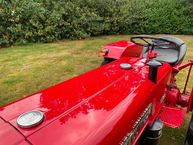 1960 mccormick ih 324 oldtimer tractor - afbeelding 36 van  50