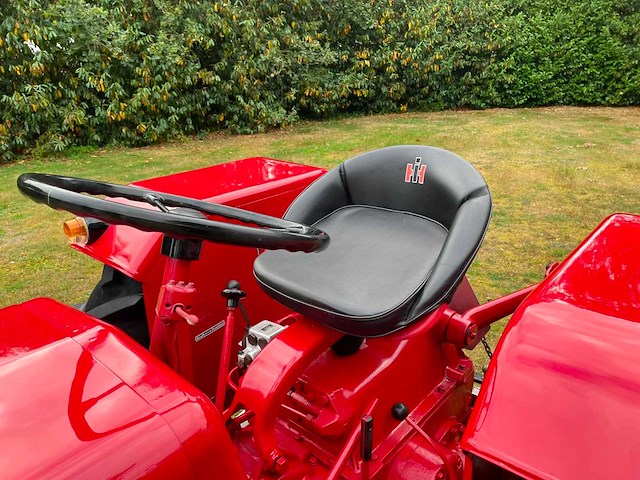 1960 mccormick ih 324 oldtimer tractor - afbeelding 42 van  50