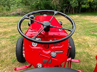 1960 mccormick ih 324 oldtimer tractor - afbeelding 44 van  50