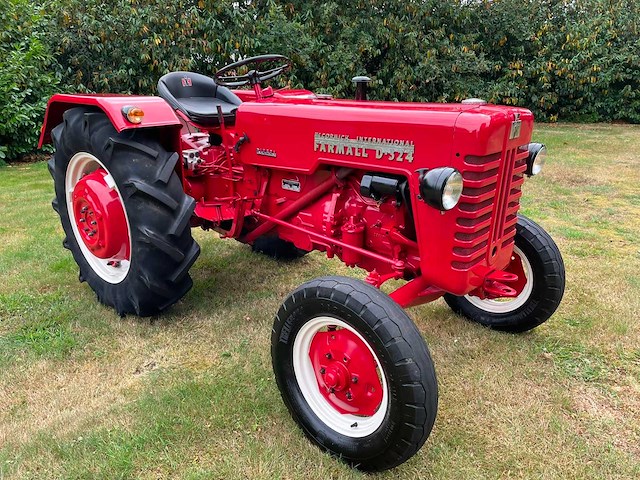 1960 mccormick ih 324 oldtimer tractor - afbeelding 34 van  50