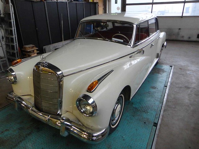 1960 mercedes-benz 300 "adenauer" | german luxury saloon - afbeelding 25 van  39