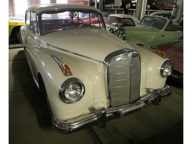 1960 mercedes-benz 300 "adenauer" | german luxury saloon - afbeelding 32 van  39