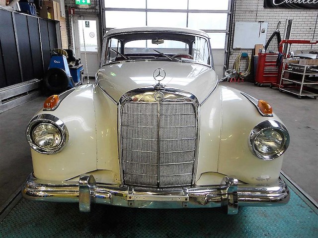 1960 mercedes-benz 300 "adenauer" | german luxury saloon - afbeelding 23 van  39