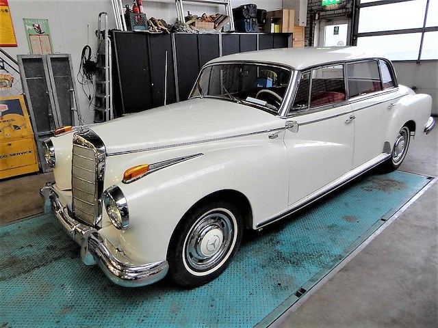 1960 mercedes-benz 300 "adenauer" | german luxury saloon - afbeelding 34 van  39