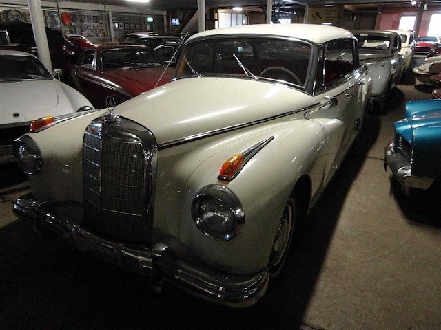 1960 mercedes-benz 300 "adenauer" | german luxury saloon - afbeelding 36 van  39