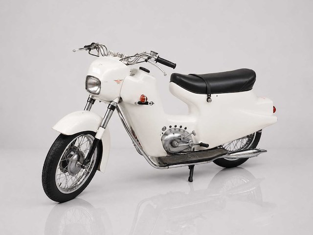 1960 rumi twin cylinder | italian classic motorcycle - afbeelding 10 van  11