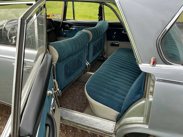 1961 borgward 100 oldtimer - afbeelding 9 van  25