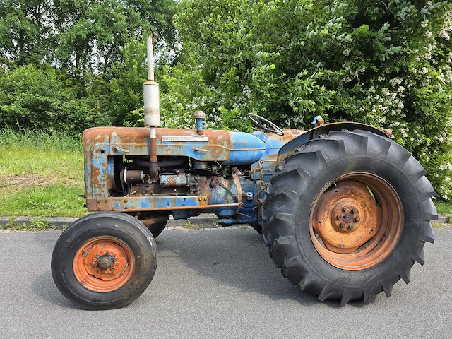 1961 fordson super major oldtimer tractor - afbeelding 5 van  12