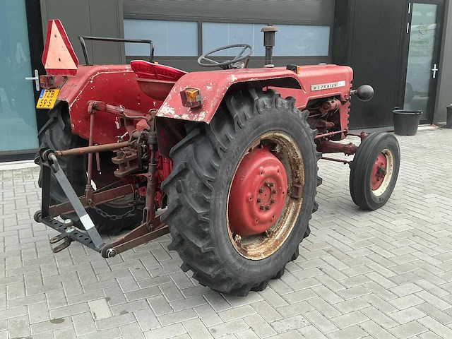 1961 mc cormick d-439 oldtimer tractor - afbeelding 20 van  32
