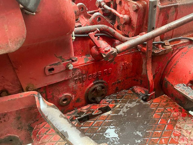 1961 mc cormick d-439 oldtimer tractor - afbeelding 25 van  32