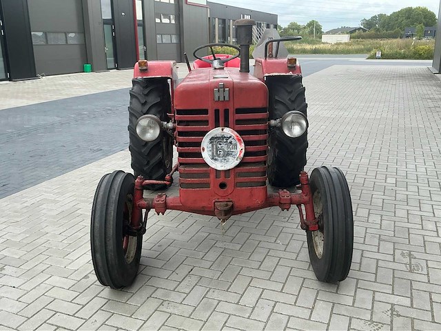 1961 mc cormick d-439 oldtimer tractor - afbeelding 29 van  32