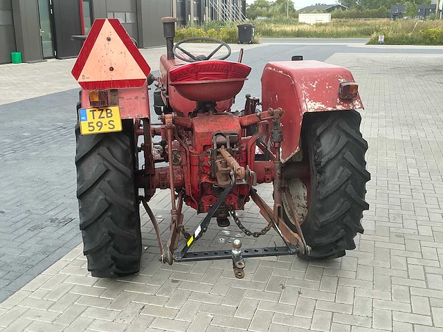 1961 mc cormick d-439 oldtimer tractor - afbeelding 30 van  32