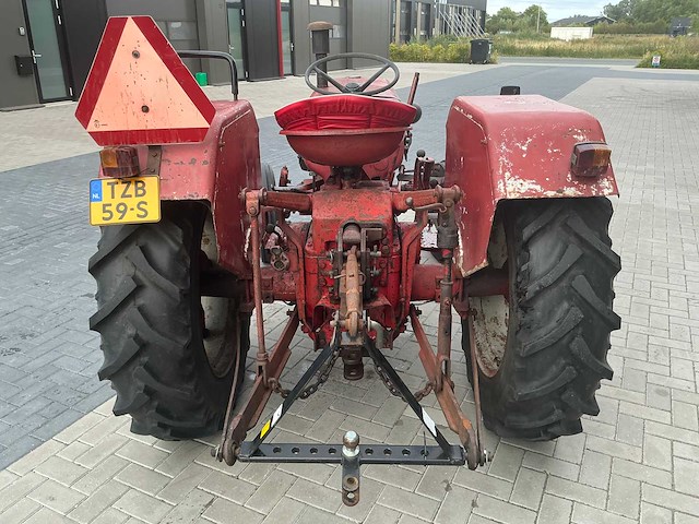 1961 mc cormick d-439 oldtimer tractor - afbeelding 32 van  32