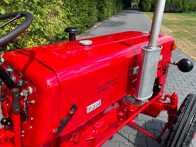 1961 mccormick ih 324 s smalspoor vineyard oldtimer tractor - afbeelding 5 van  40