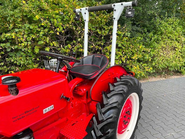 1961 mccormick ih 324 s smalspoor vineyard oldtimer tractor - afbeelding 17 van  40