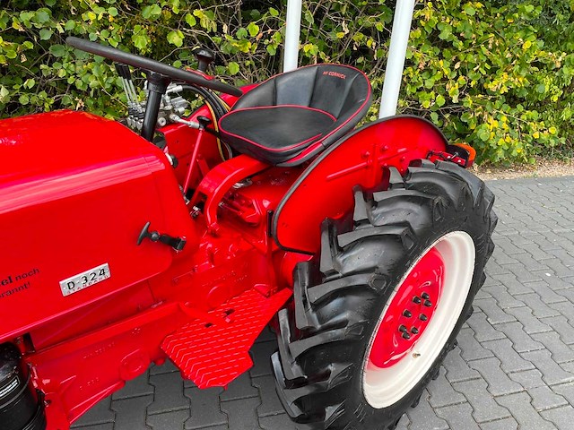 1961 mccormick ih 324 s smalspoor vineyard oldtimer tractor - afbeelding 28 van  40