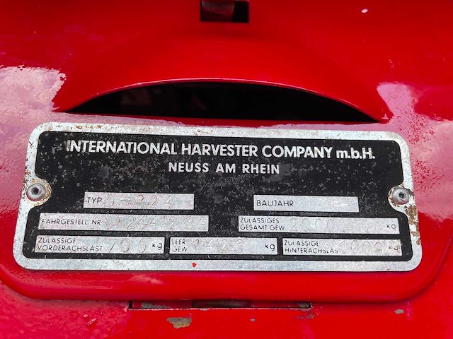 1961 mccormick ih 324 s smalspoor vineyard oldtimer tractor - afbeelding 31 van  40