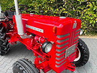 1961 mccormick ih 324 s smalspoor vineyard oldtimer tractor - afbeelding 4 van  29