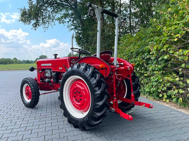 1961 mccormick ih 324 s smalspoor vineyard oldtimer tractor - afbeelding 8 van  29