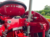 1961 mccormick ih 324 s smalspoor vineyard oldtimer tractor - afbeelding 13 van  29