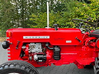1961 mccormick ih 324 s smalspoor vineyard oldtimer tractor - afbeelding 14 van  29