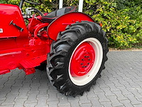 1961 mccormick ih 324 s smalspoor vineyard oldtimer tractor - afbeelding 17 van  29