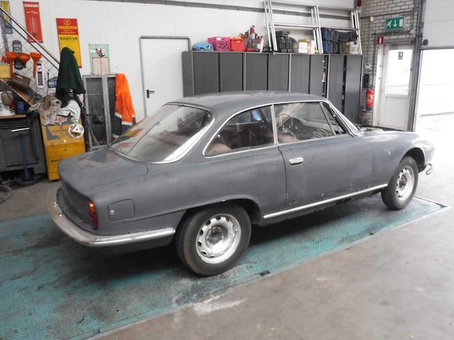 1962 alfa romeo 2600 sprint coupe | italian classic grand tourer - afbeelding 24 van  27