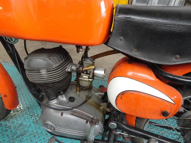 1962 beta urano 125 sport | italian classic motorcycle - afbeelding 6 van  12