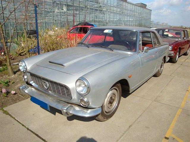 1962 lancia flaminia pf coupe | italian classic grand tourer - afbeelding 24 van  33