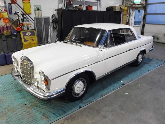 1962 mercedes-benz 300 se coupe (w112) | german luxury coupe - afbeelding 23 van  58