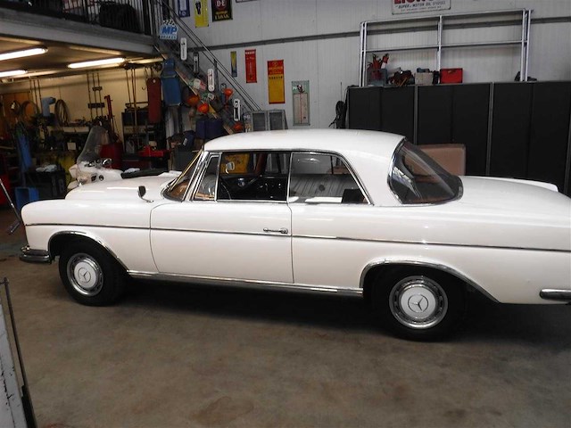 1962 mercedes-benz 300 se coupe (w112) | german luxury coupe - afbeelding 33 van  58