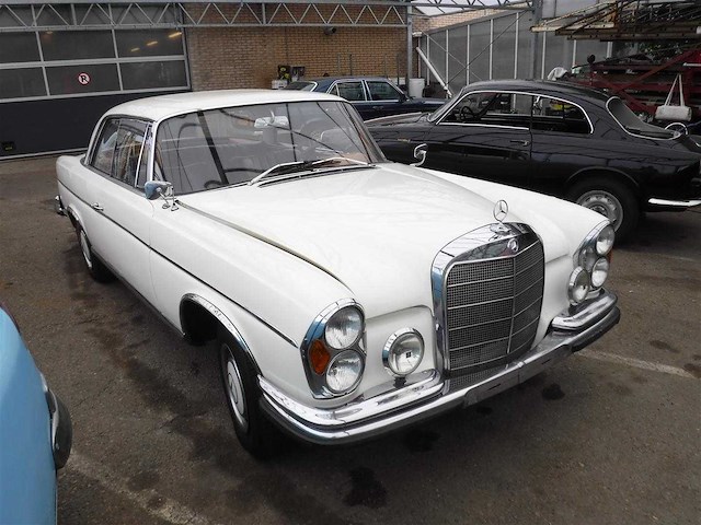 1962 mercedes-benz 300 se coupe (w112) | german luxury coupe - afbeelding 35 van  58