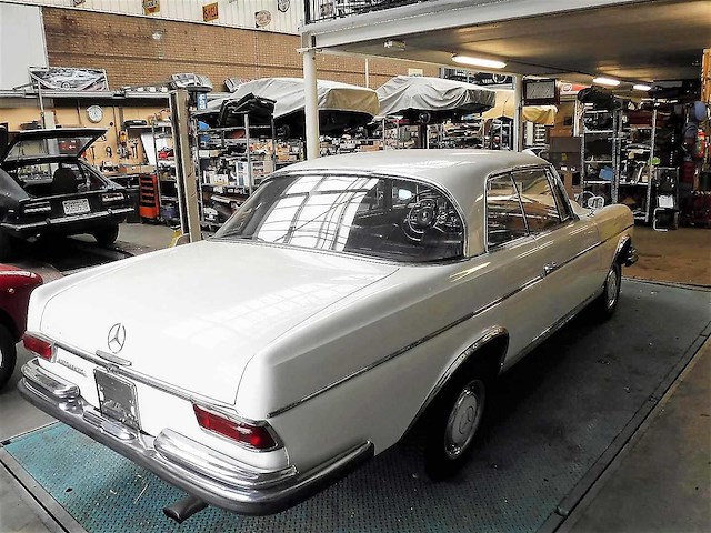 1962 mercedes-benz 300 se coupe (w112) | german luxury coupe - afbeelding 41 van  58