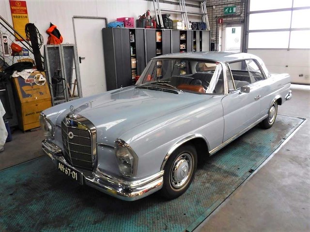 1963 mercedes-benz 220 se coupe | german classic luxury coupe - afbeelding 78 van  101